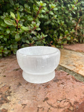 Load image into Gallery viewer, Selenite Bowl  - Small